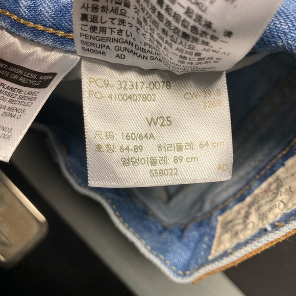 Levi’s 501 Shorts - Picture 5 of 7